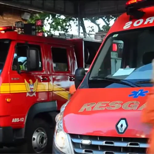 Homem fica ferido após colisão entre moto e carro no Centro de Arapiraca